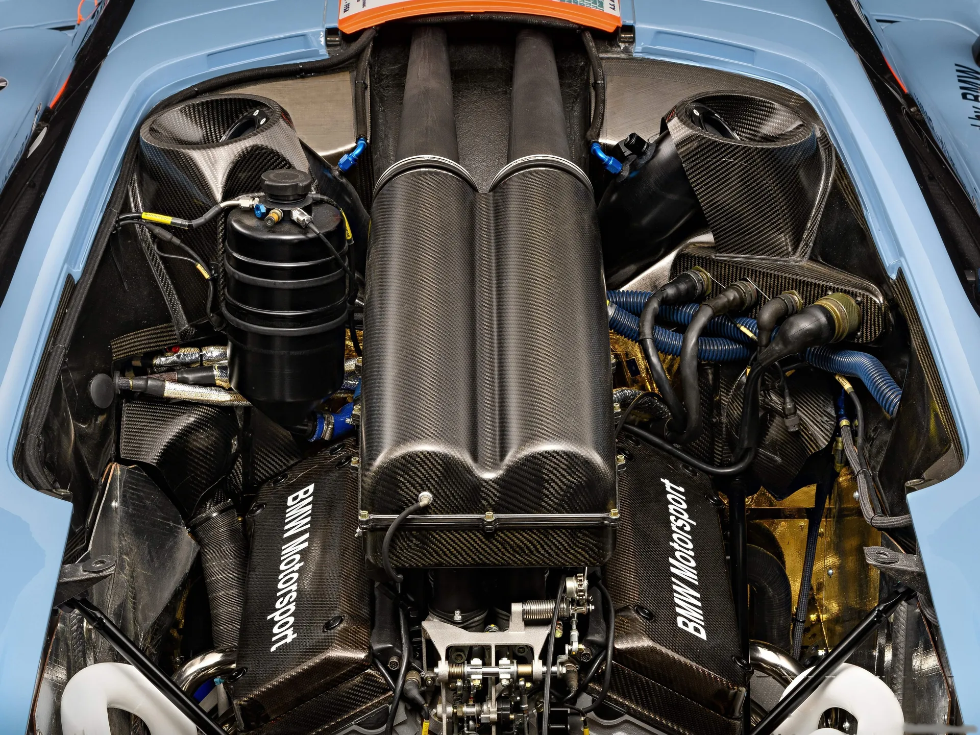 McLaren F1 GTR Longtail 25R (1997) – motorový prostor