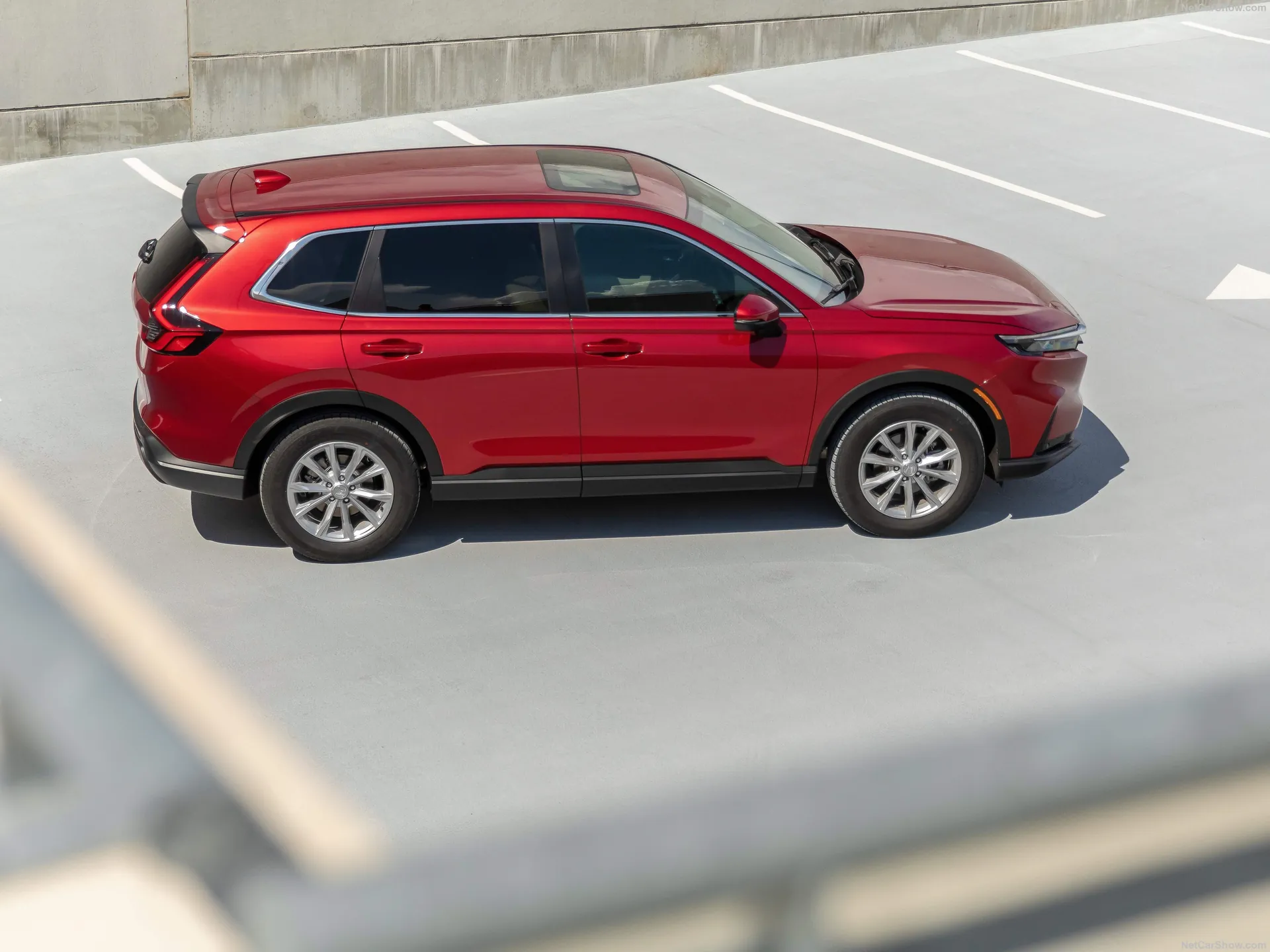 Honda CR-V (2023) – boční profil