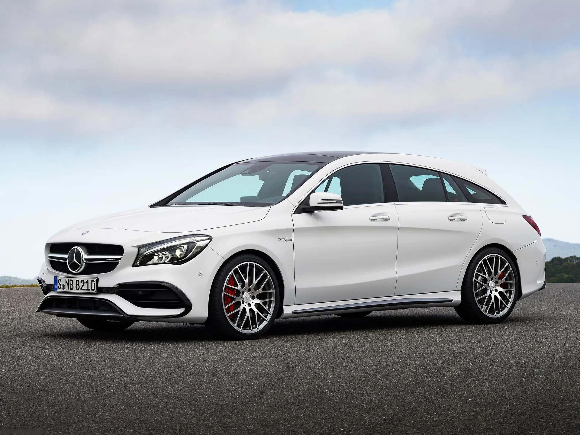 Mercedes-Benz CLA45 AMG Shooting Brake (2017)