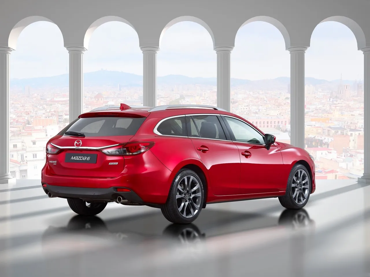 Mazda 6 Wagon (2015) – zadní tříčtvrteční pohled
