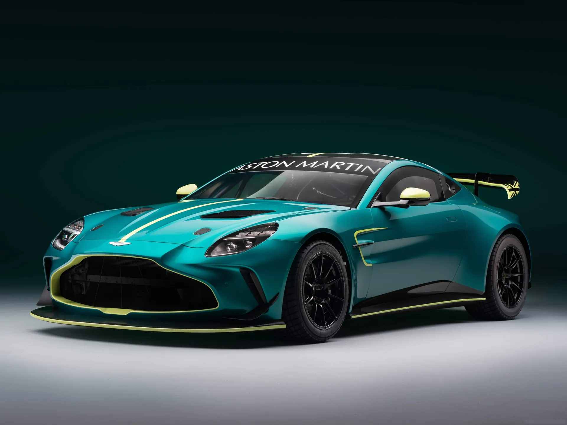 Aston Martin Vantage GT4 (2024)