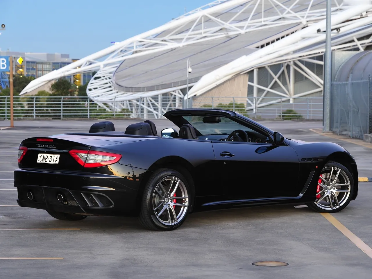 Maserati GranCabrio MC (2013) – zadní tříčtvrteční pohled