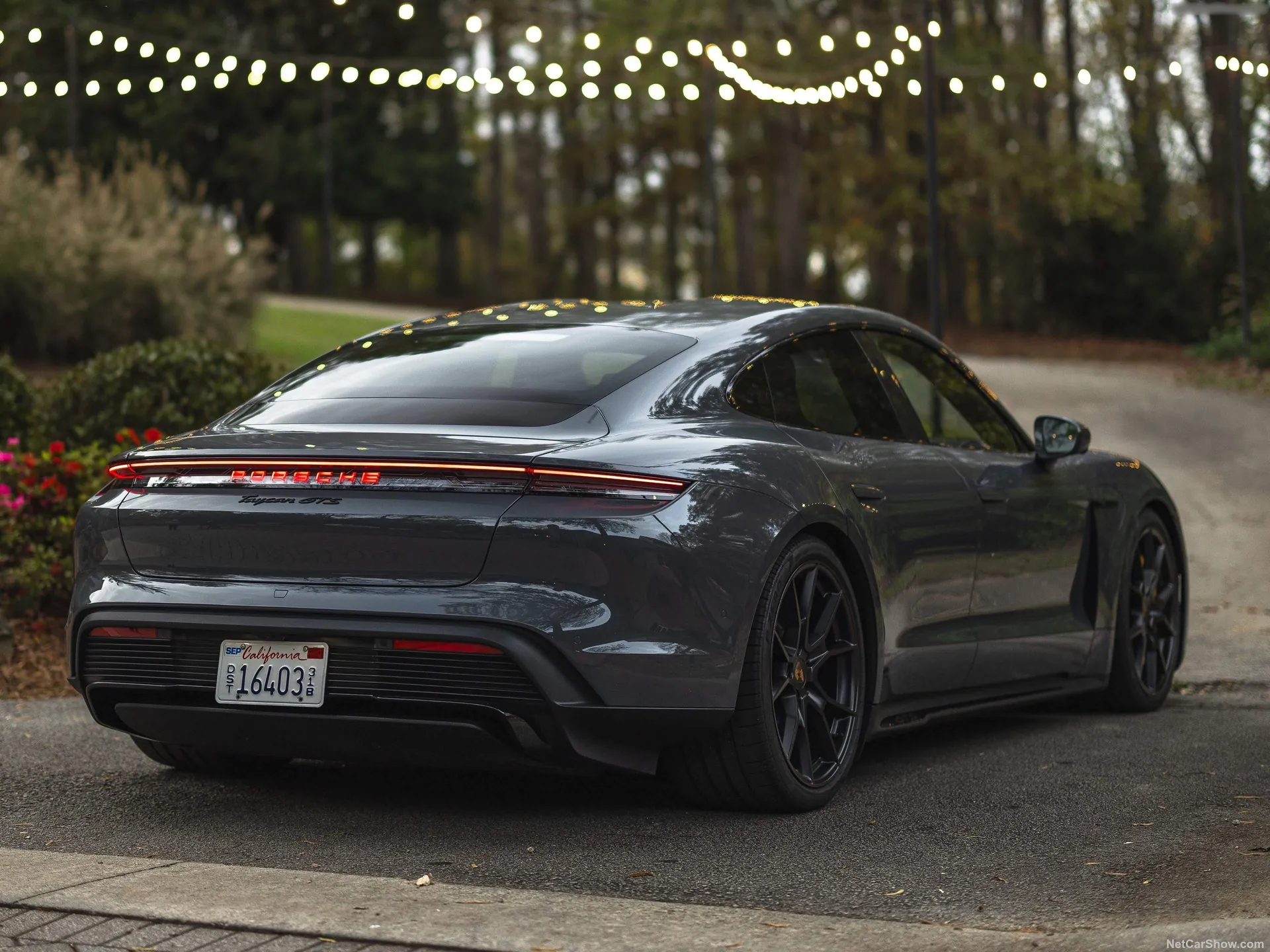 Porsche Taycan GTS (2025) – zadní tříčtvrteční pohled