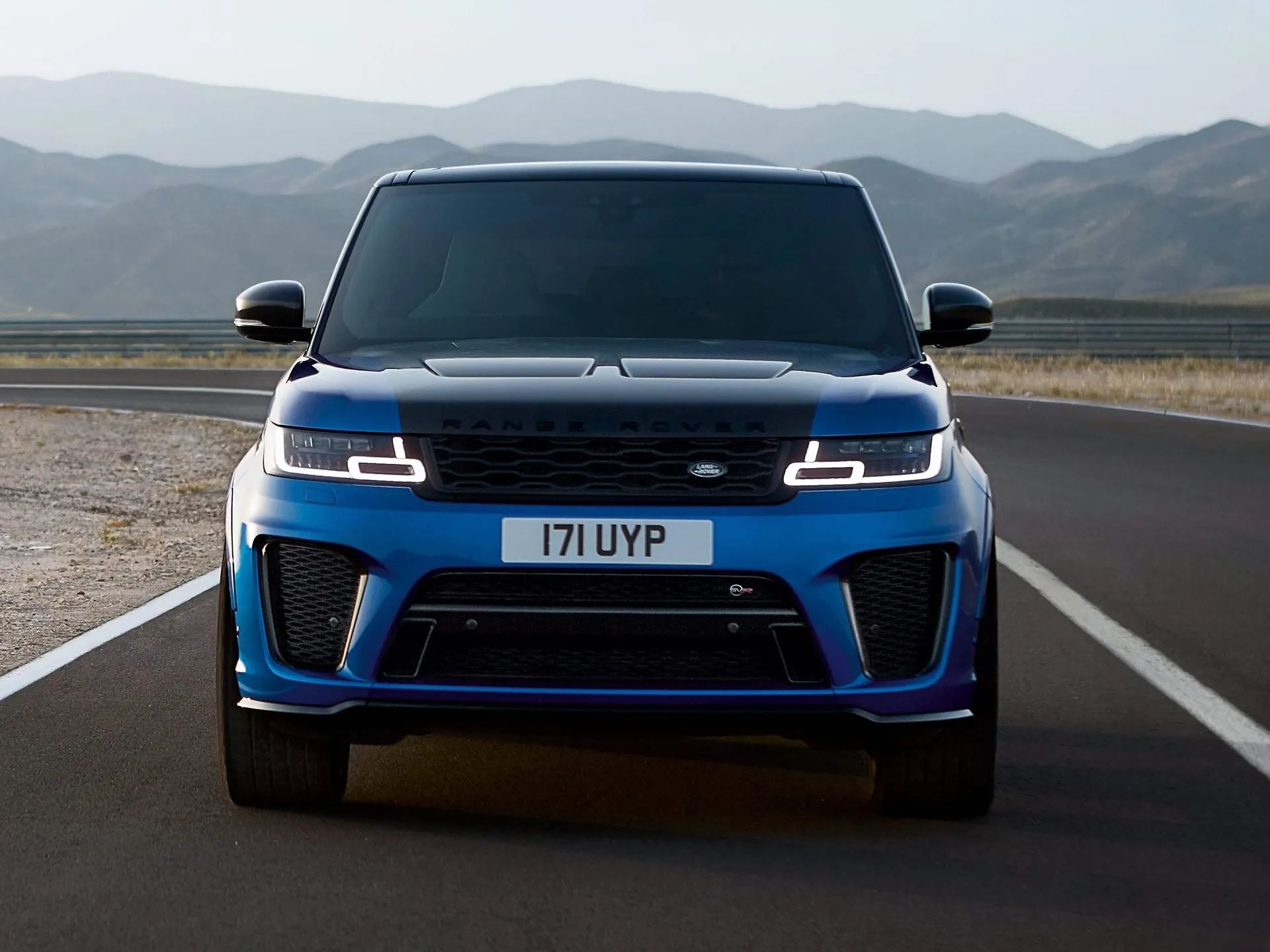 Land Rover Range Rover Sport SVR (2018) - Front