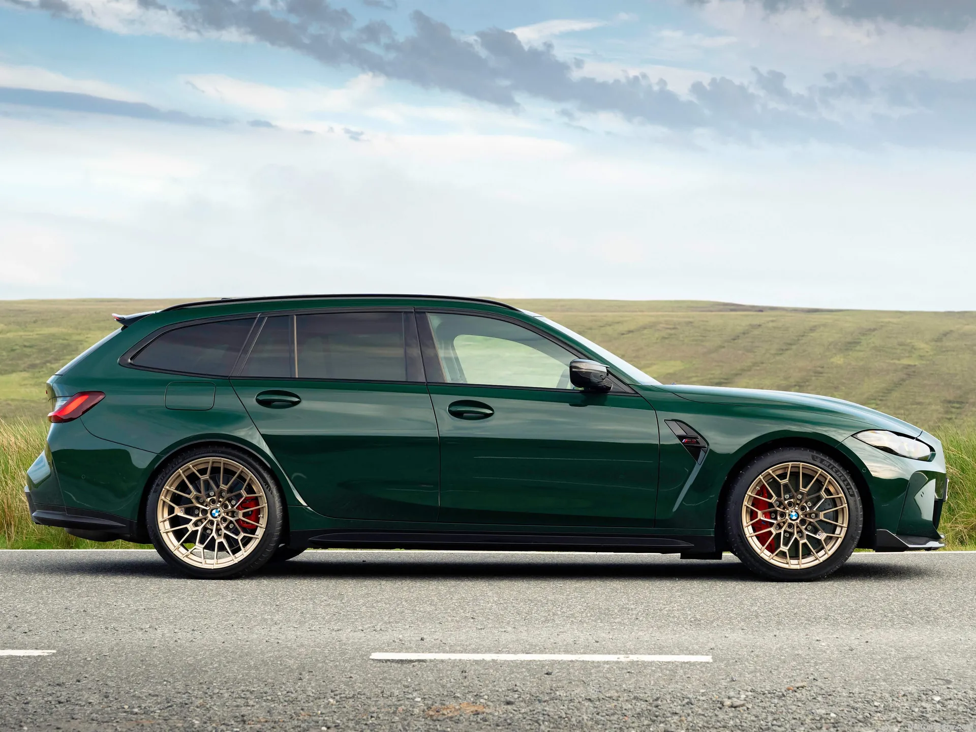 BMW M3 CS Touring [UK] (2025) – boční profil