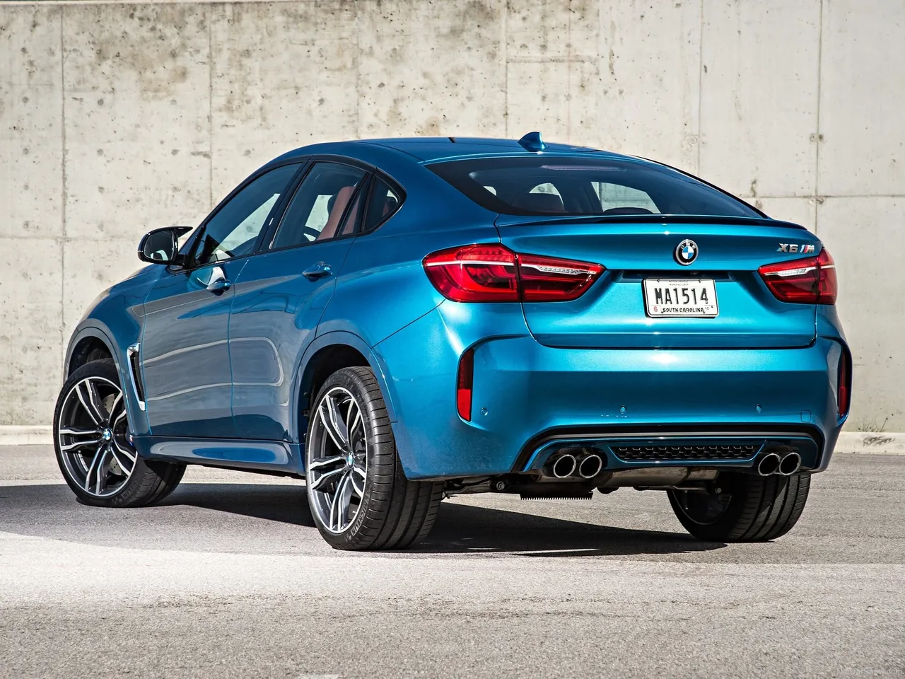 BMW X6 M (2016) – zadní tříčtvrteční pohled