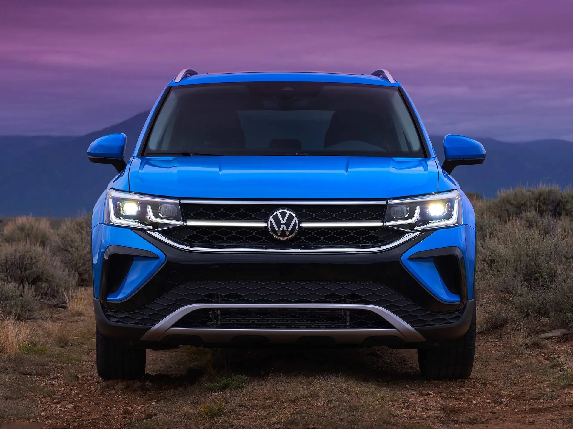 Volkswagen Taos (2022) - Front