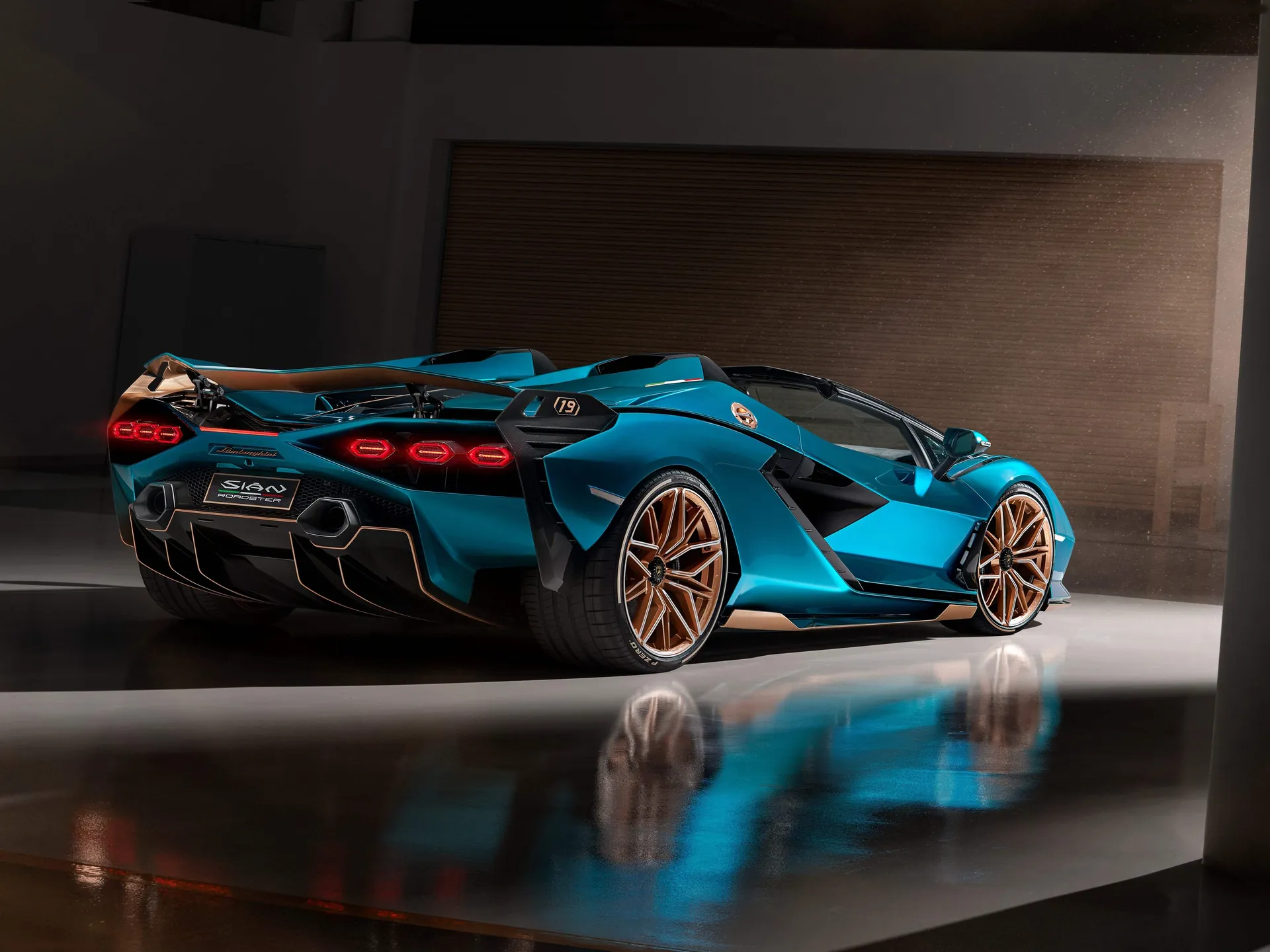 Lamborghini Sian Roadster (2021) – zadní tříčtvrteční pohled