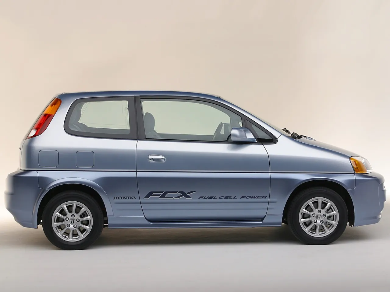 Honda FCX (2003) – boční profil