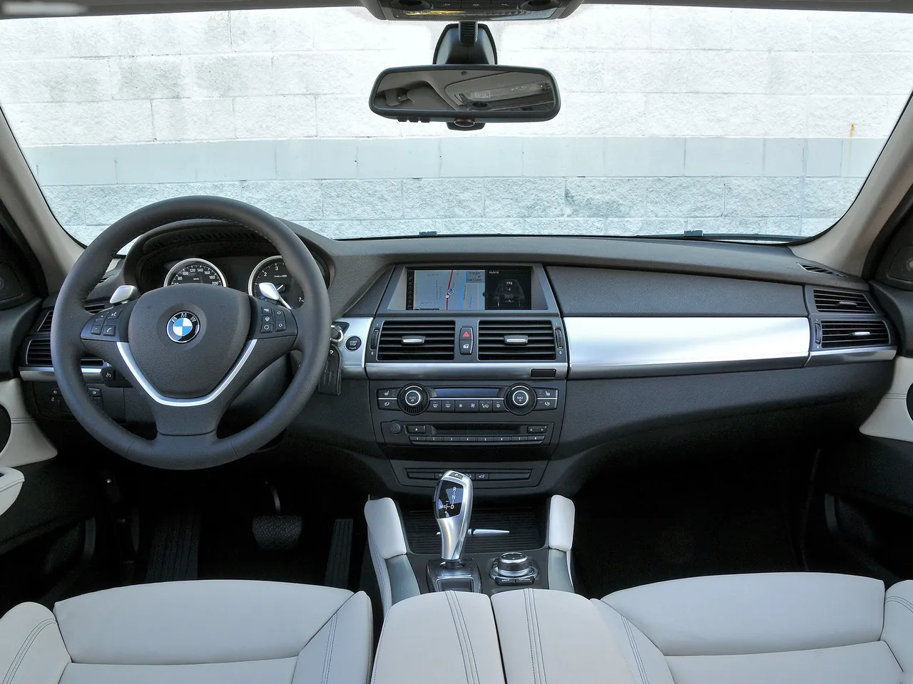 BMW X6 ActiveHybrid (2010) – interiér