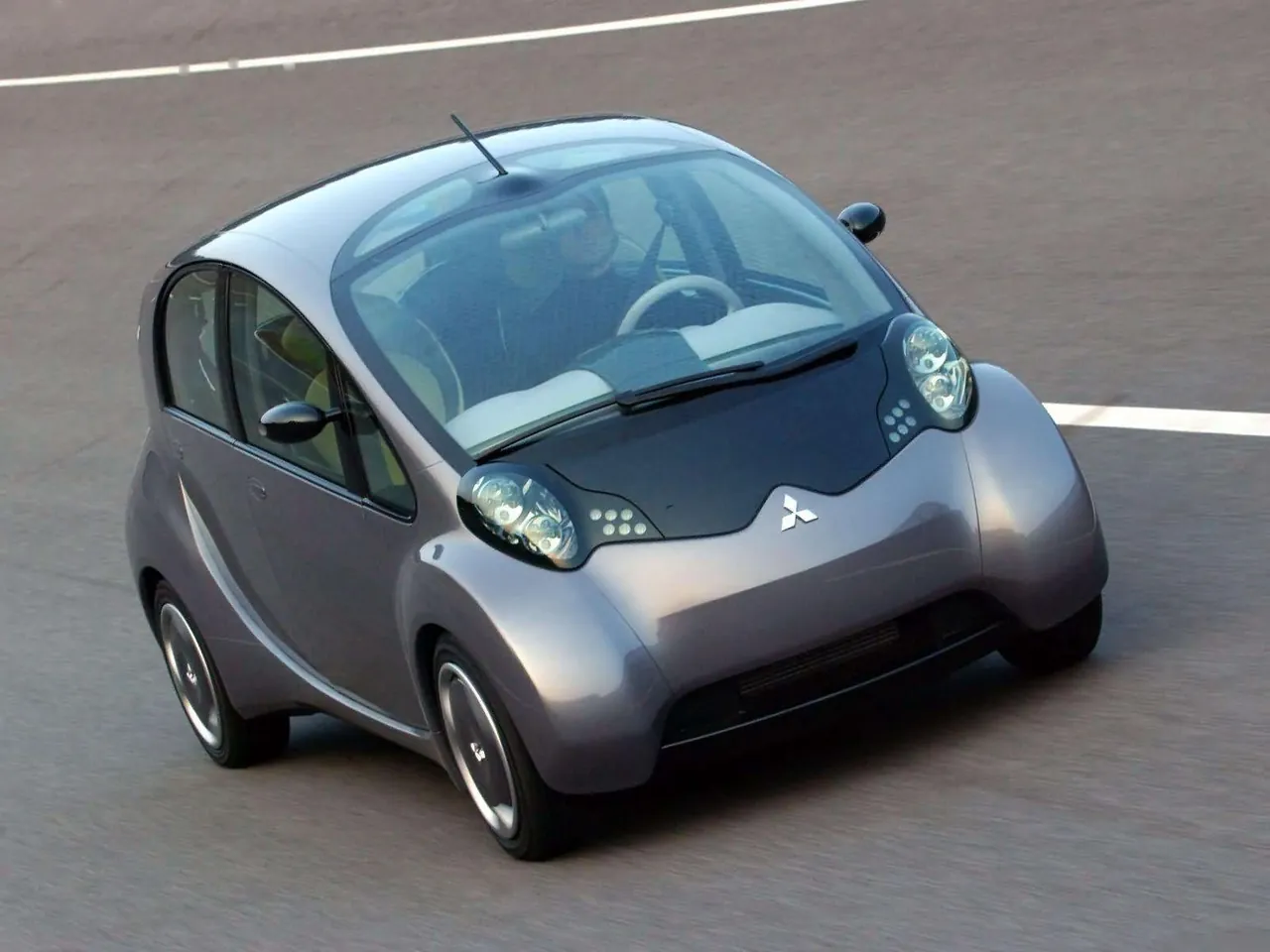 Mitsubishi i Concept (2003)