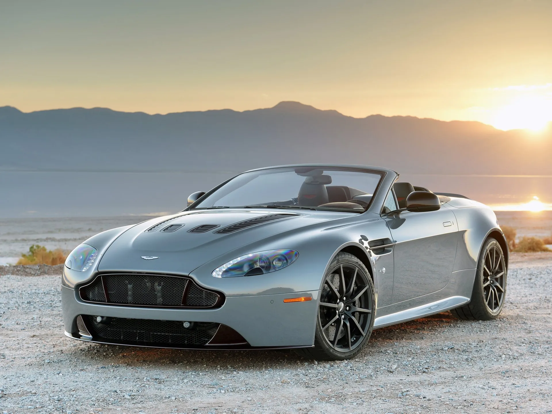 Aston Martin V12 Vantage S Roadster (2015)