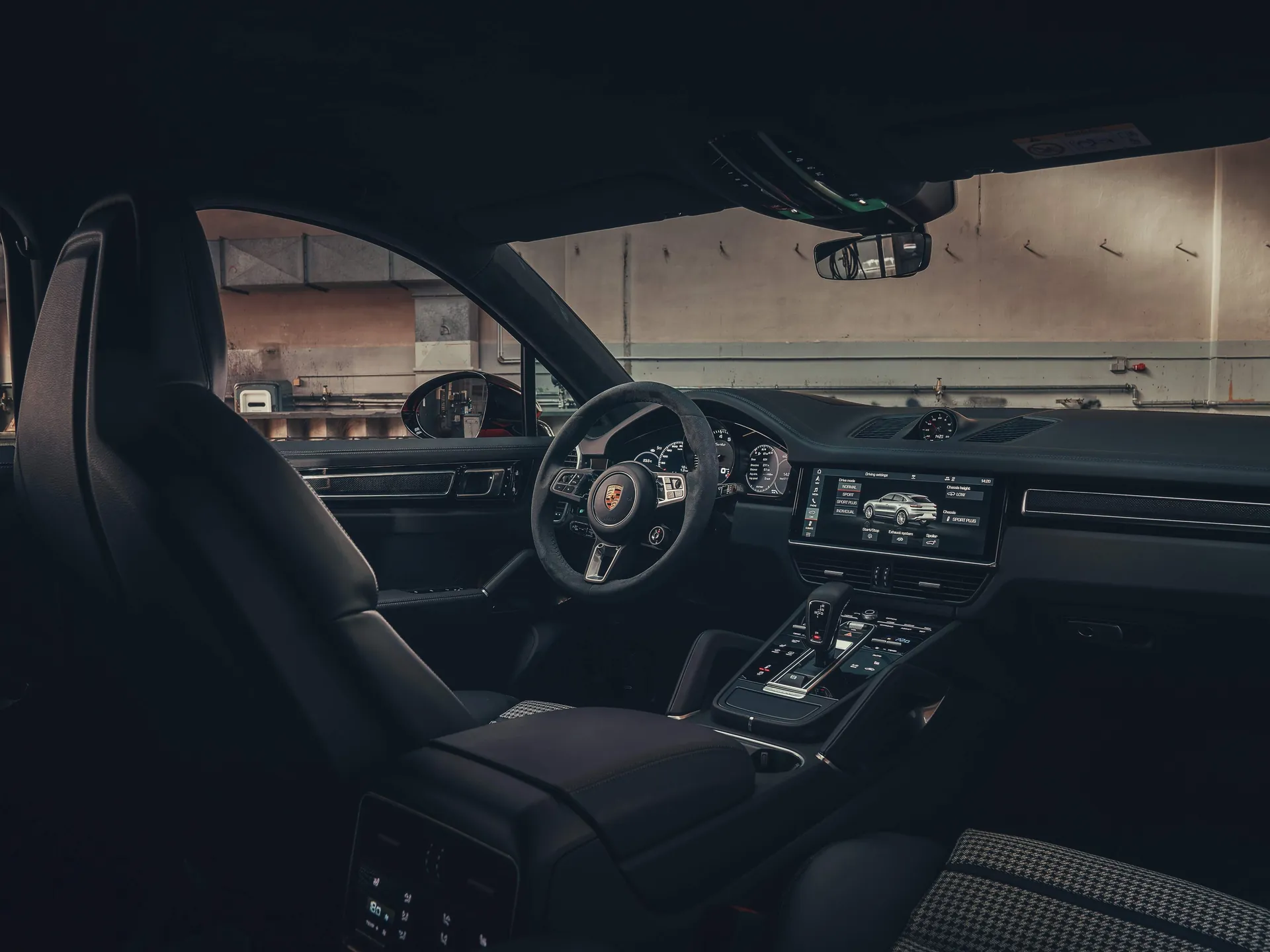 Porsche Cayenne Turbo Coupe (2020) – interiér