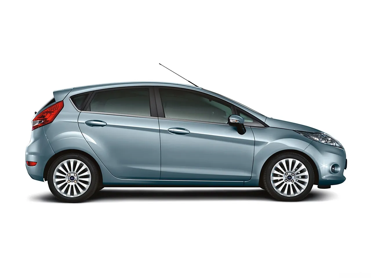 Ford Fiesta 5-door (2009) – boční profil