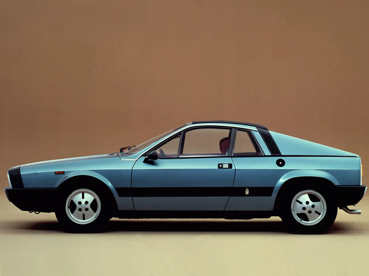 Lancia Beta Montecarlo (1974) – boční profil