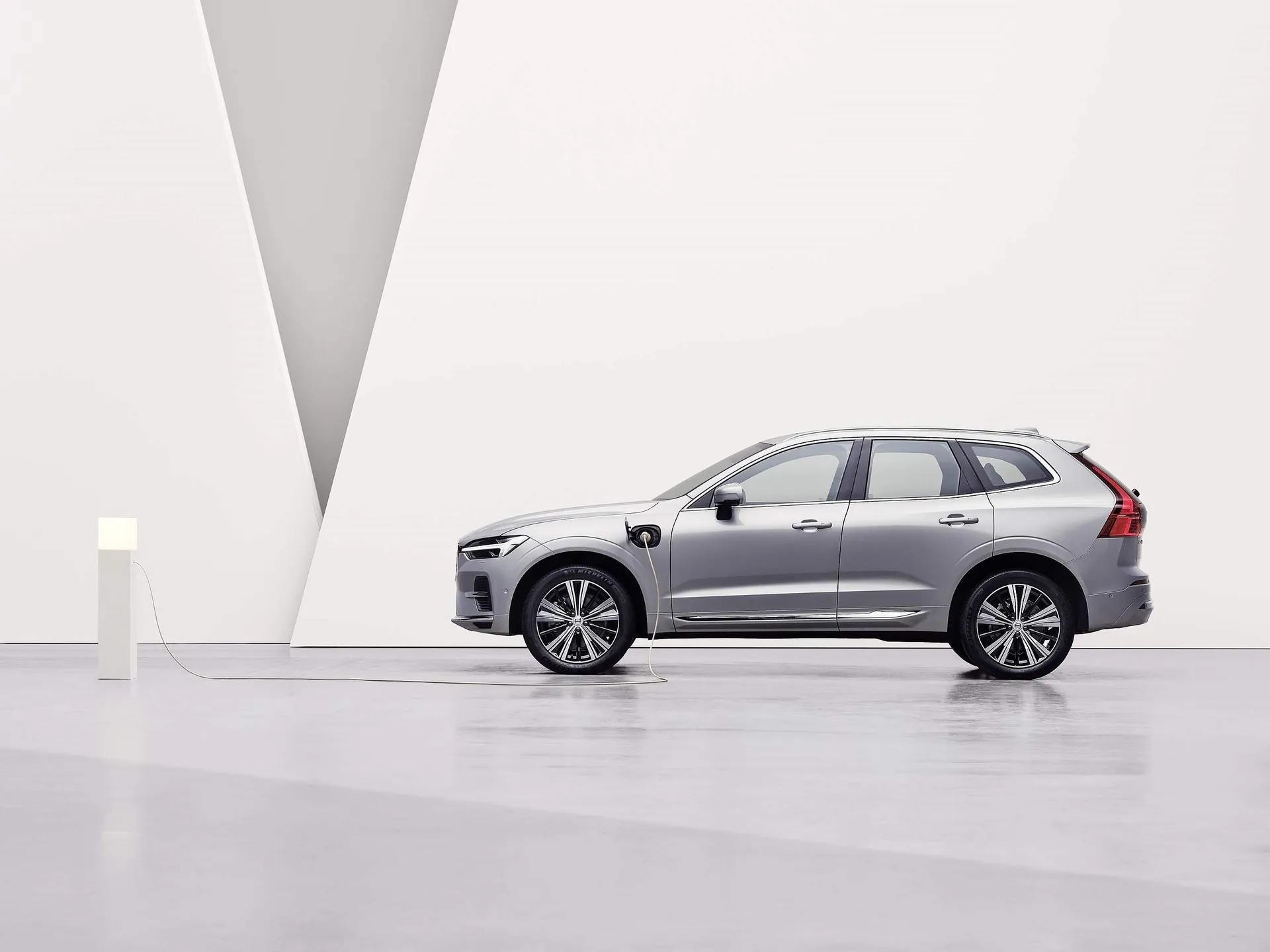 Volvo XC60 (2022) – boční profil