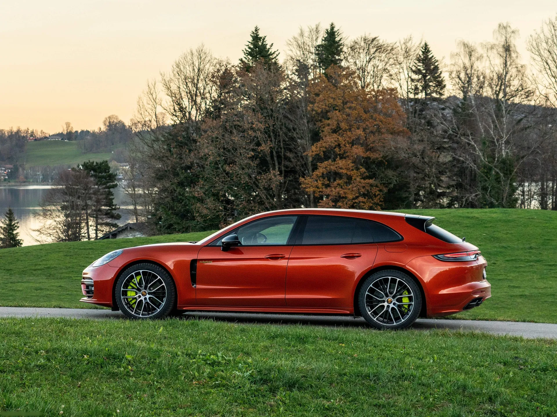 Porsche Panamera 4 E-Hybrid Sport Turismo (2021) - Side Profile