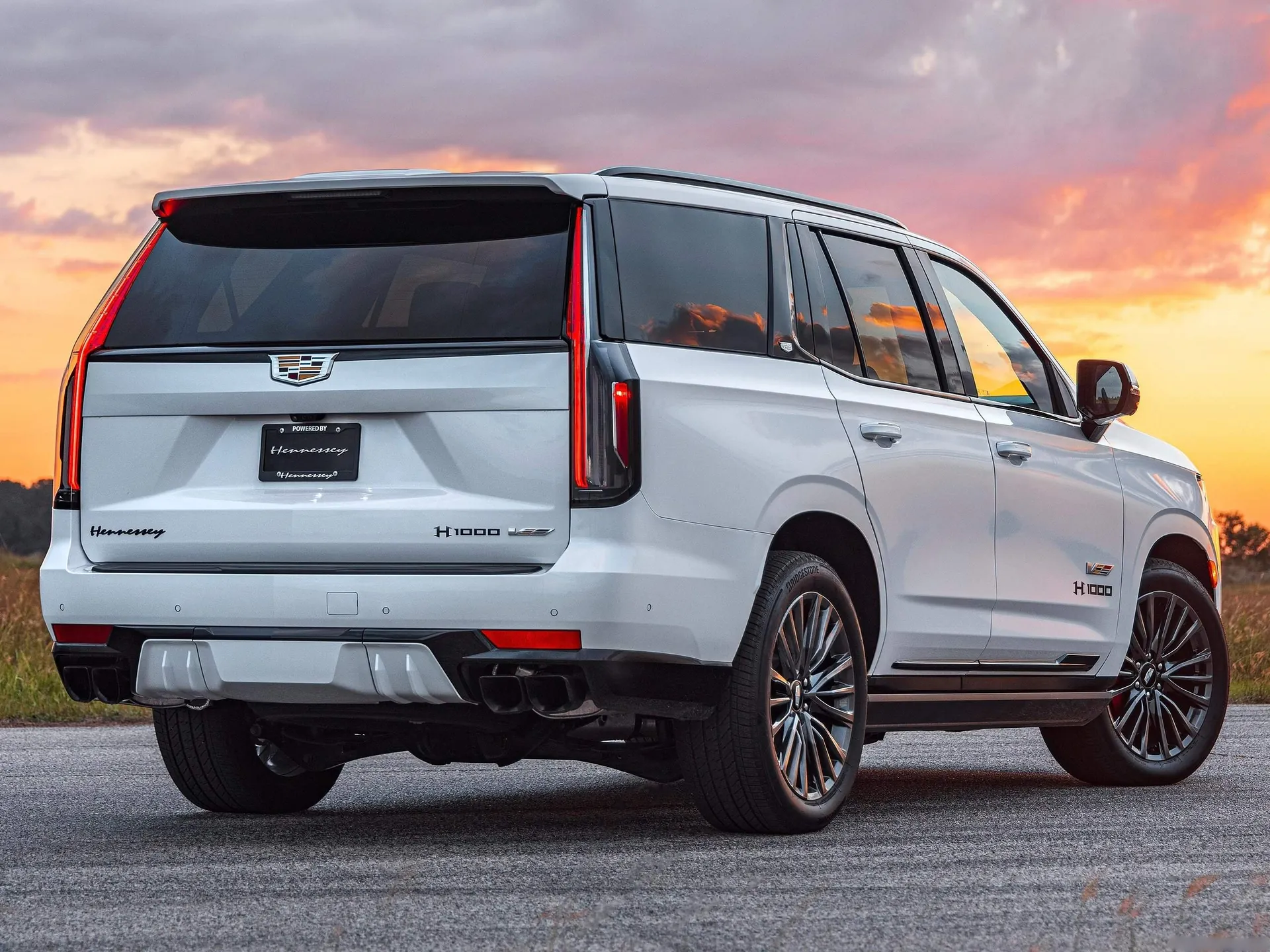 Hennessey H1000 Escalade-V (2024) – zadní tříčtvrteční pohled