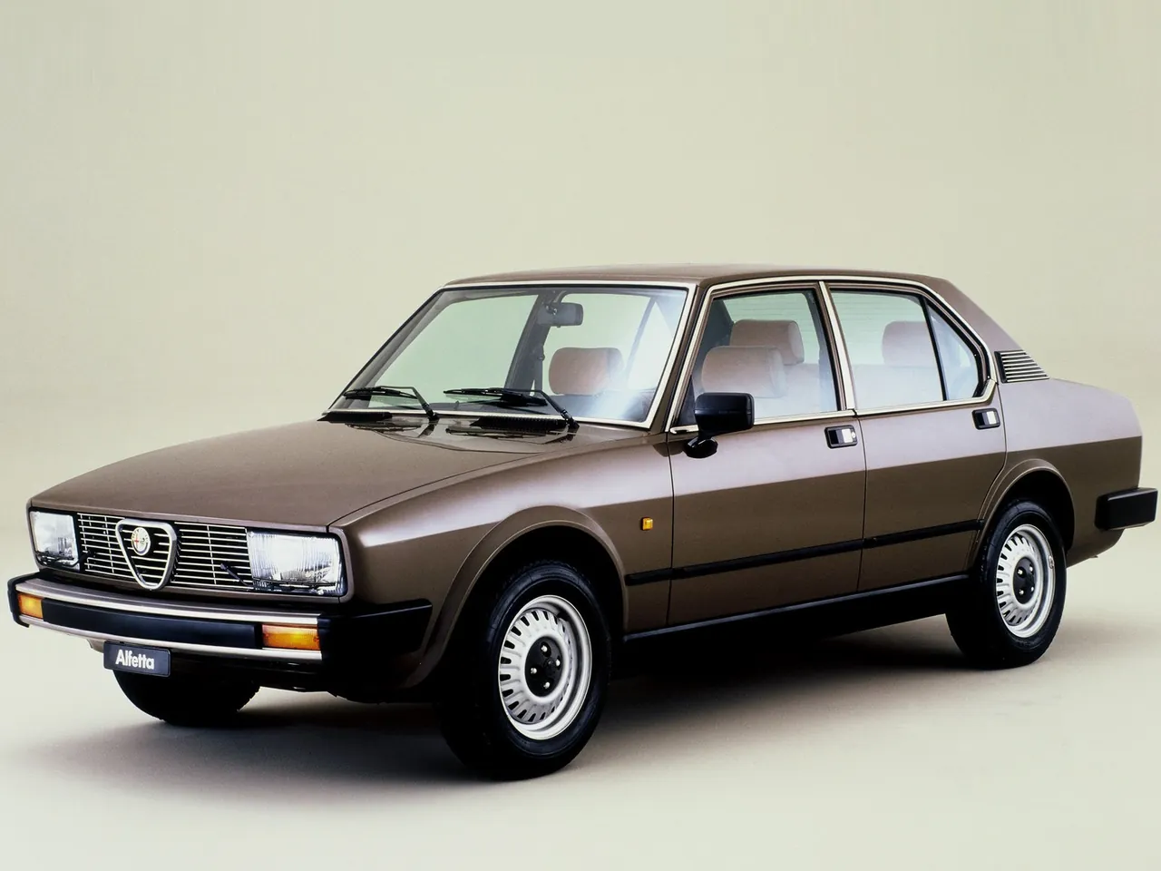 Alfa Romeo Alfetta 2.0 (1982)