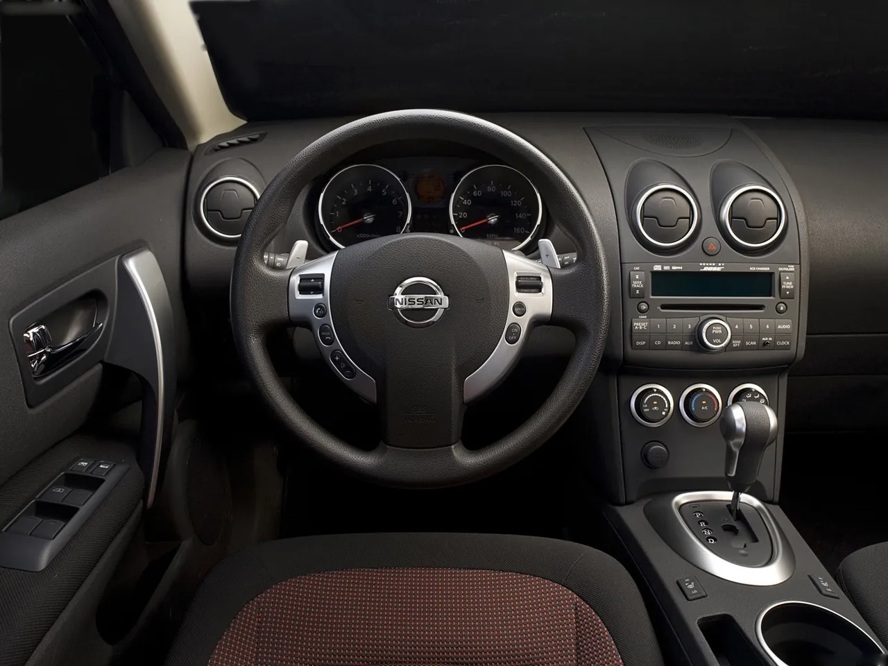 Nissan Rogue (2008) – interiér