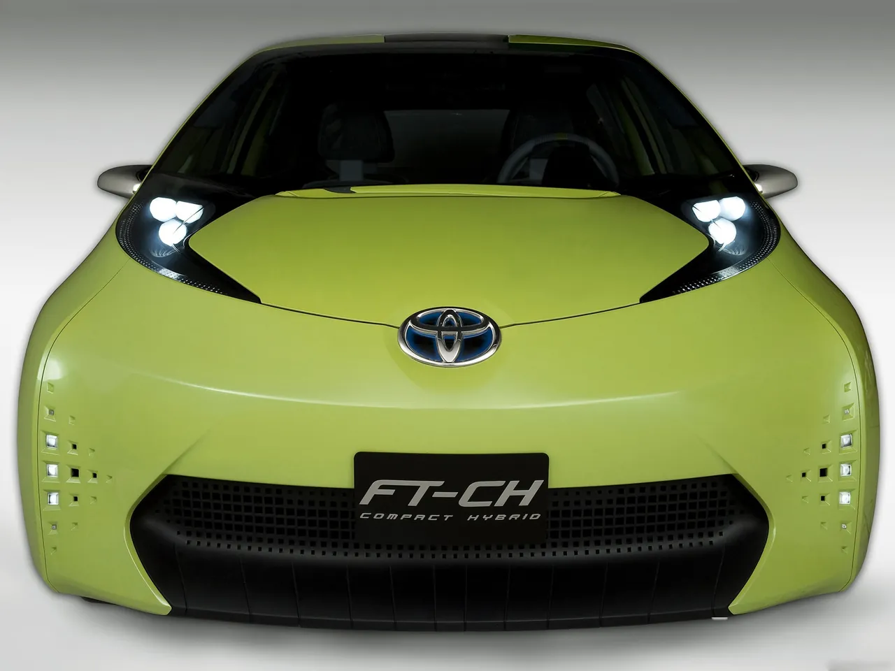 Toyota FT-CH Concept (2010) - Front