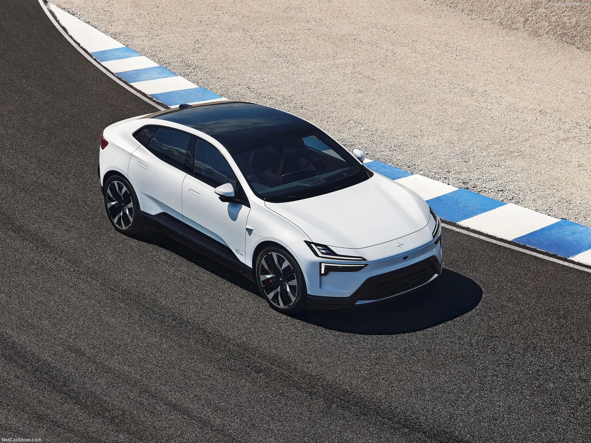 Polestar 4 (2024)