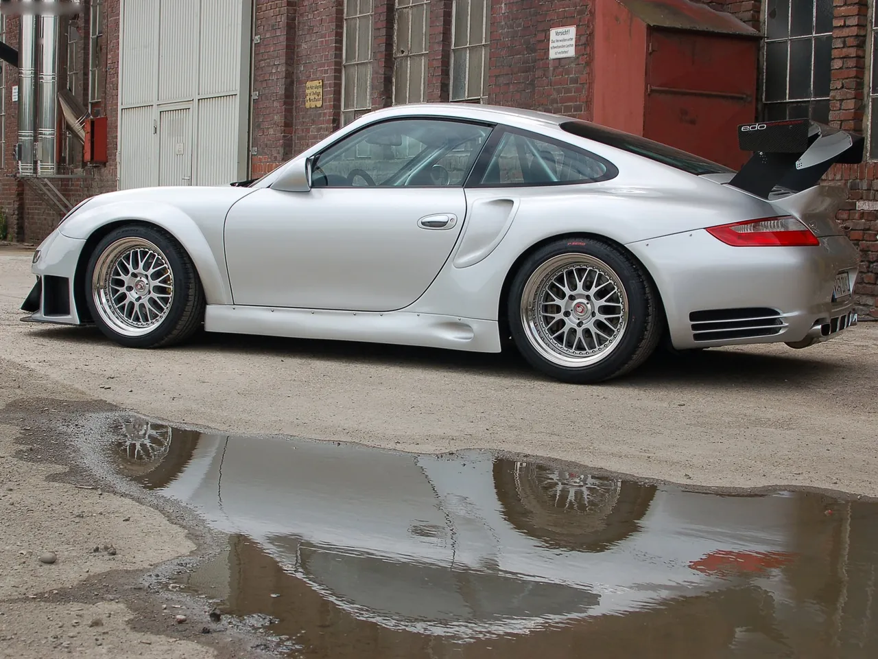 Edo Porsche 997 GT2 R (2007) – boční profil