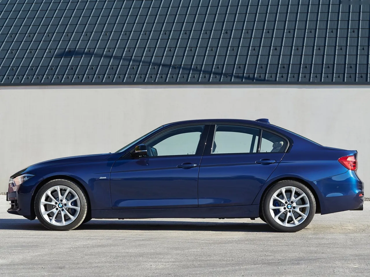 BMW 3-Series (2016) – boční profil