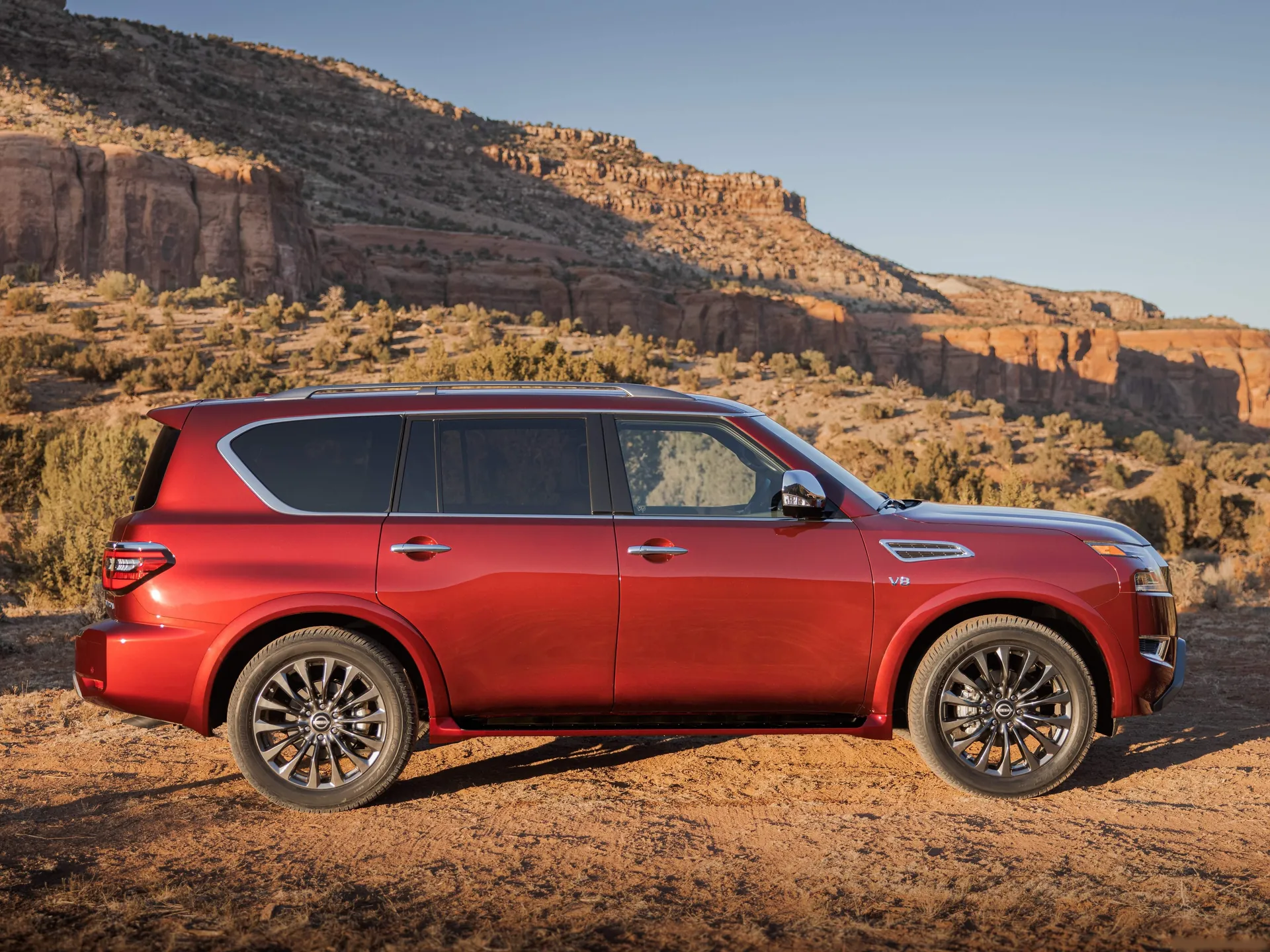 Nissan Armada (2021) – boční profil