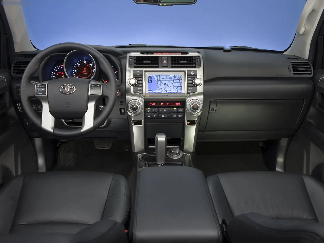 Toyota 4Runner (2010) – interiér