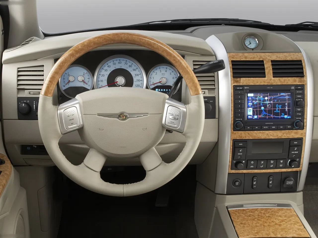 Chrysler Aspen (2007) – interiér