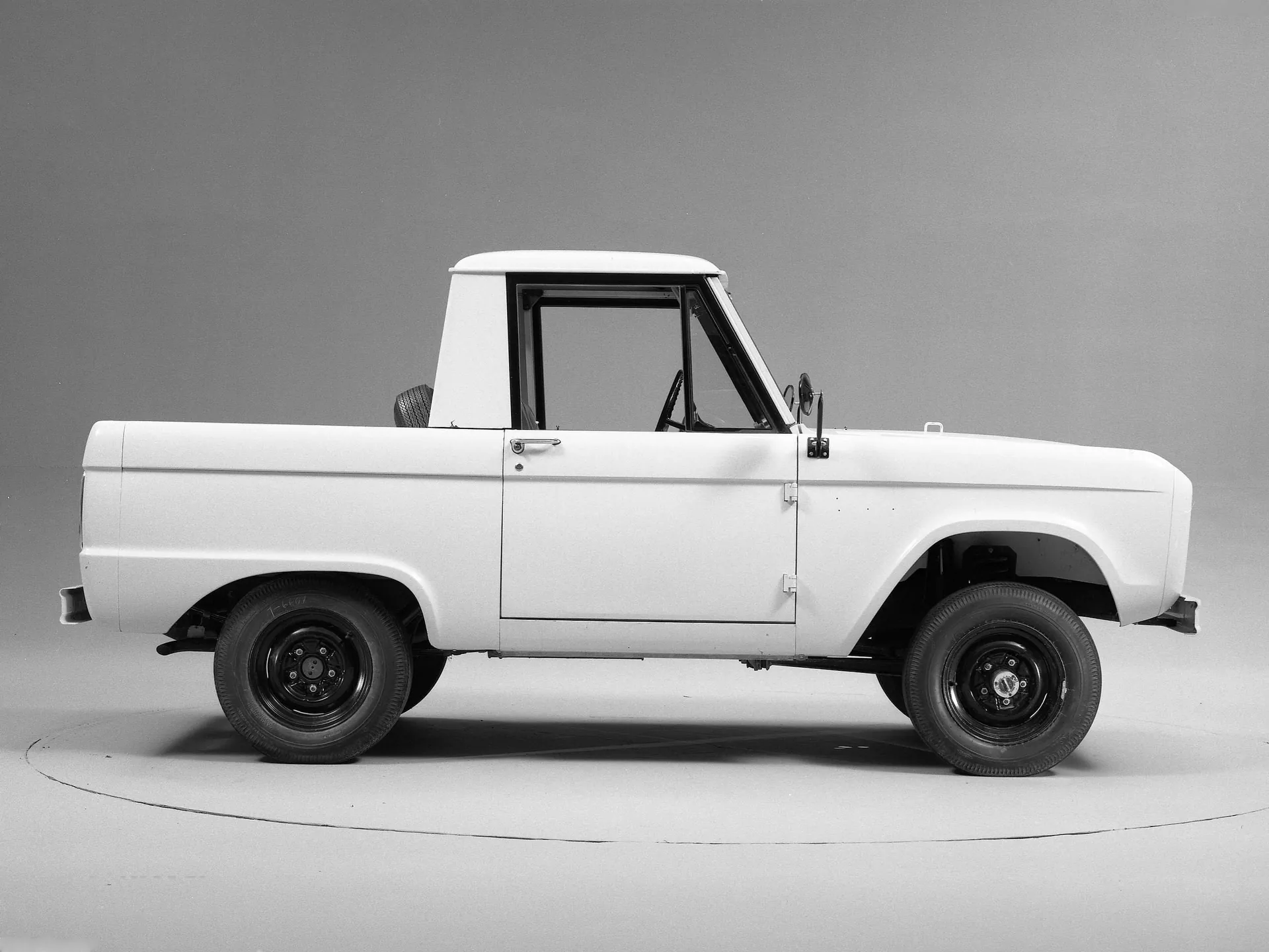 Ford Bronco Pickup (1966) – boční profil
