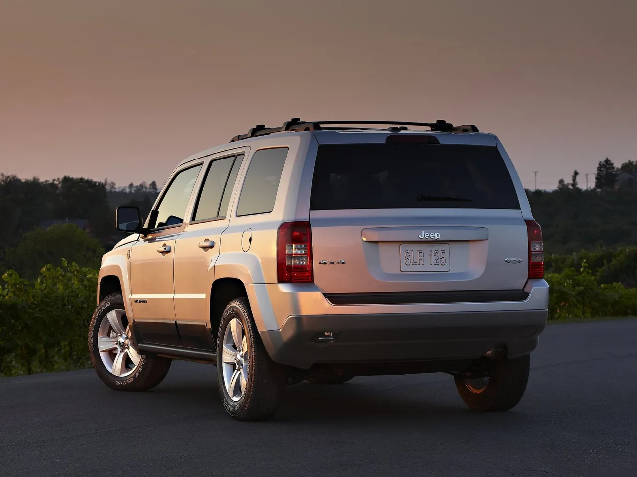Jeep Patriot (2011) - Rear Three-Quarter