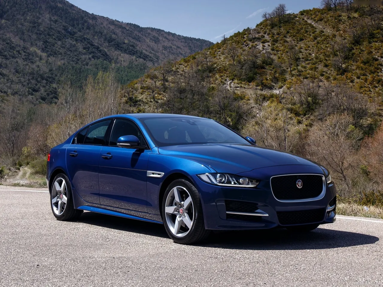Jaguar XE (2016)