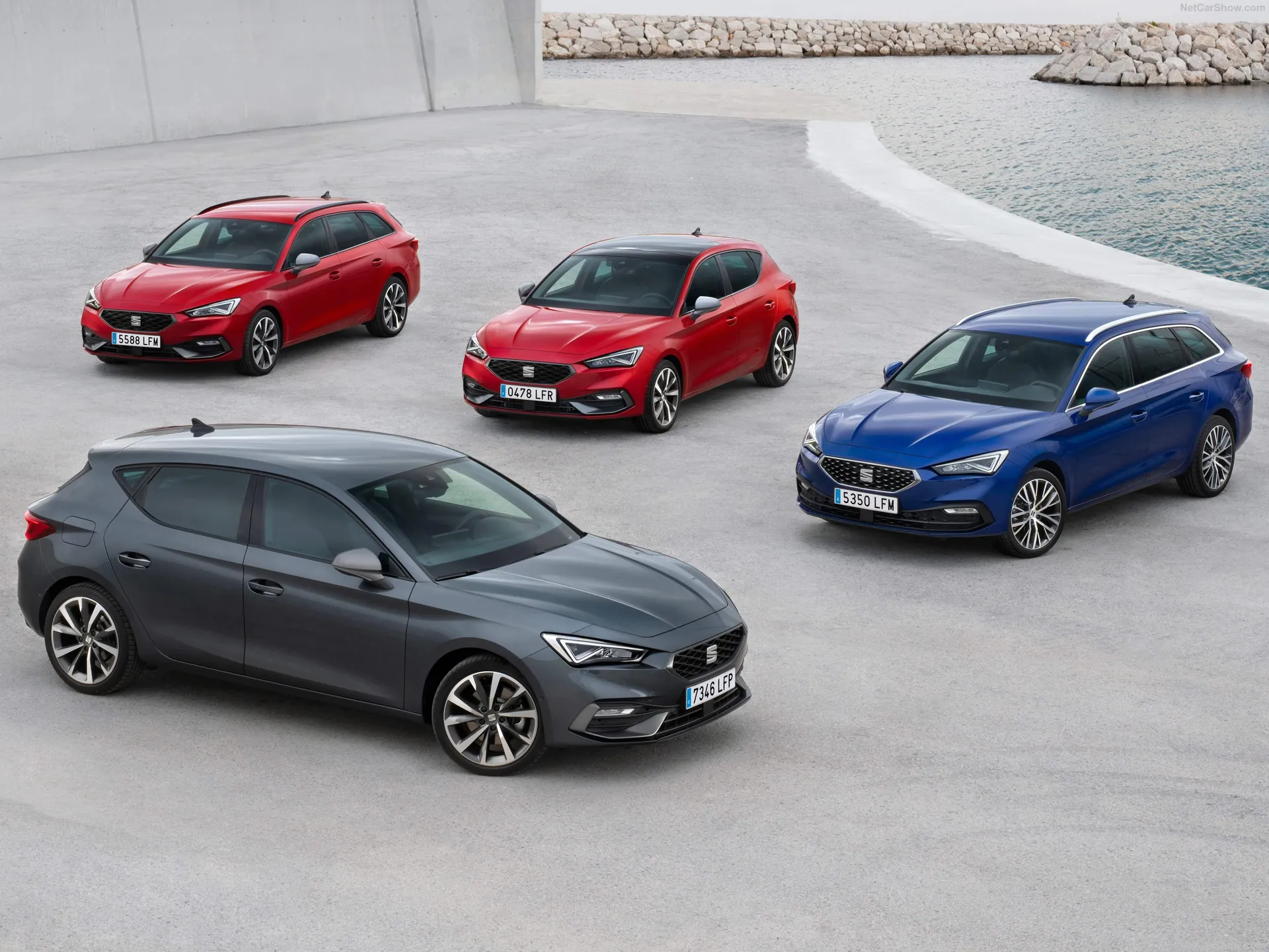 Seat Leon Sportstourer (2020) – skupinový snímek