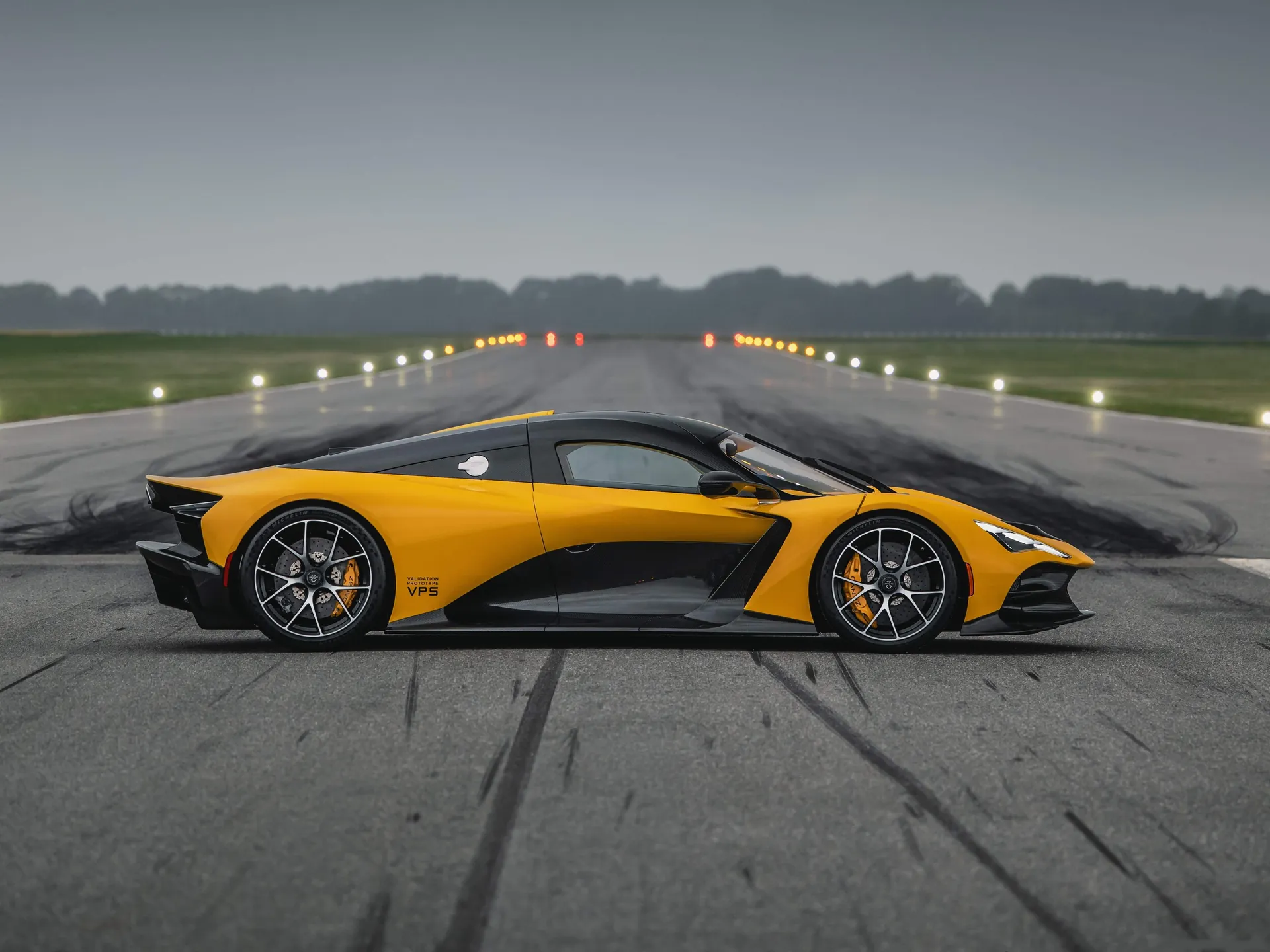 Zenvo Aurora Tur (2028) – boční profil