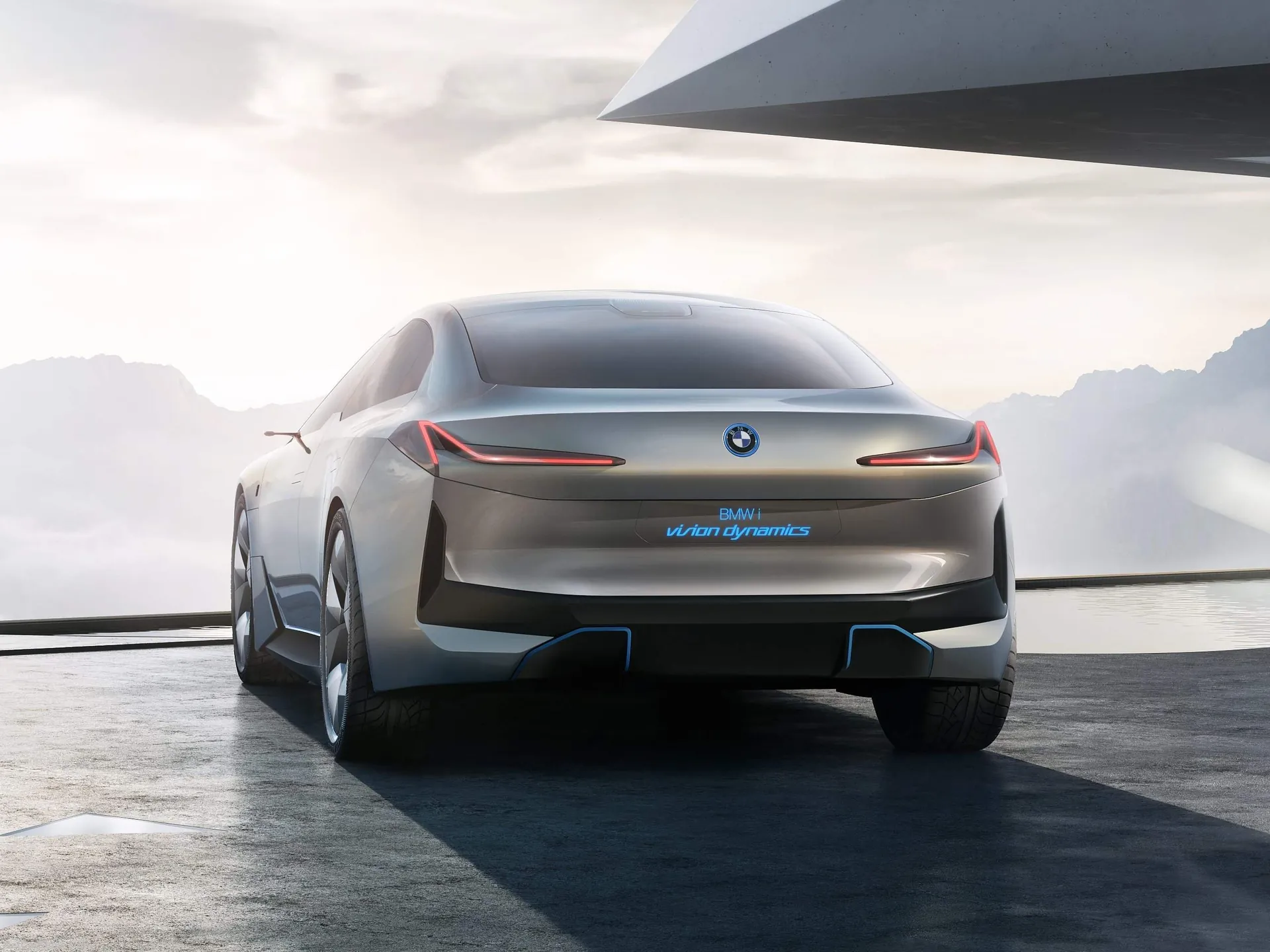 BMW i Vision Dynamics Concept (2017) – zadní tříčtvrteční pohled
