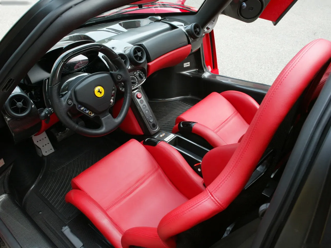Ferrari Enzo (2002) - Interior