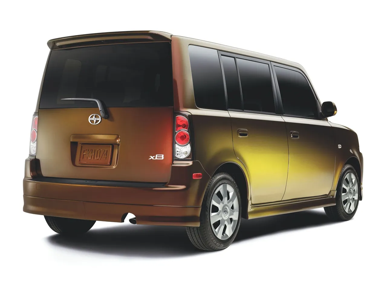 Scion xB RS 4.0 (2006) – zadní tříčtvrteční pohled
