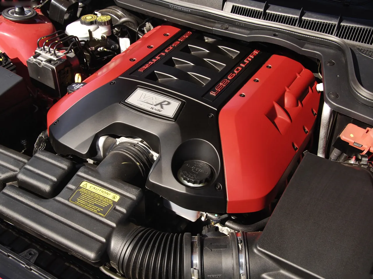 Vauxhall VXR8 (2007) – motorový prostor
