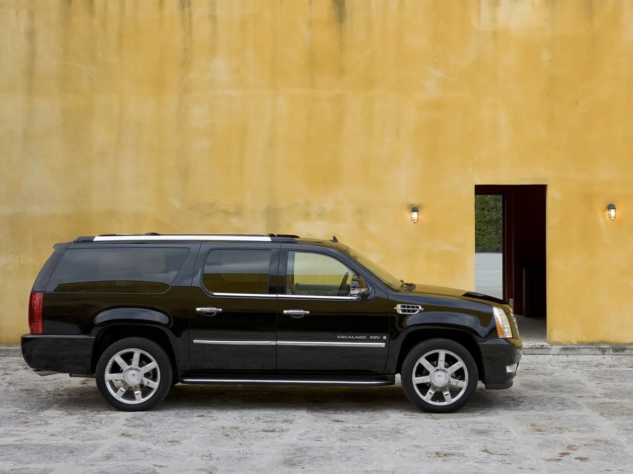 Cadillac Escalade ESV (2007) – boční profil