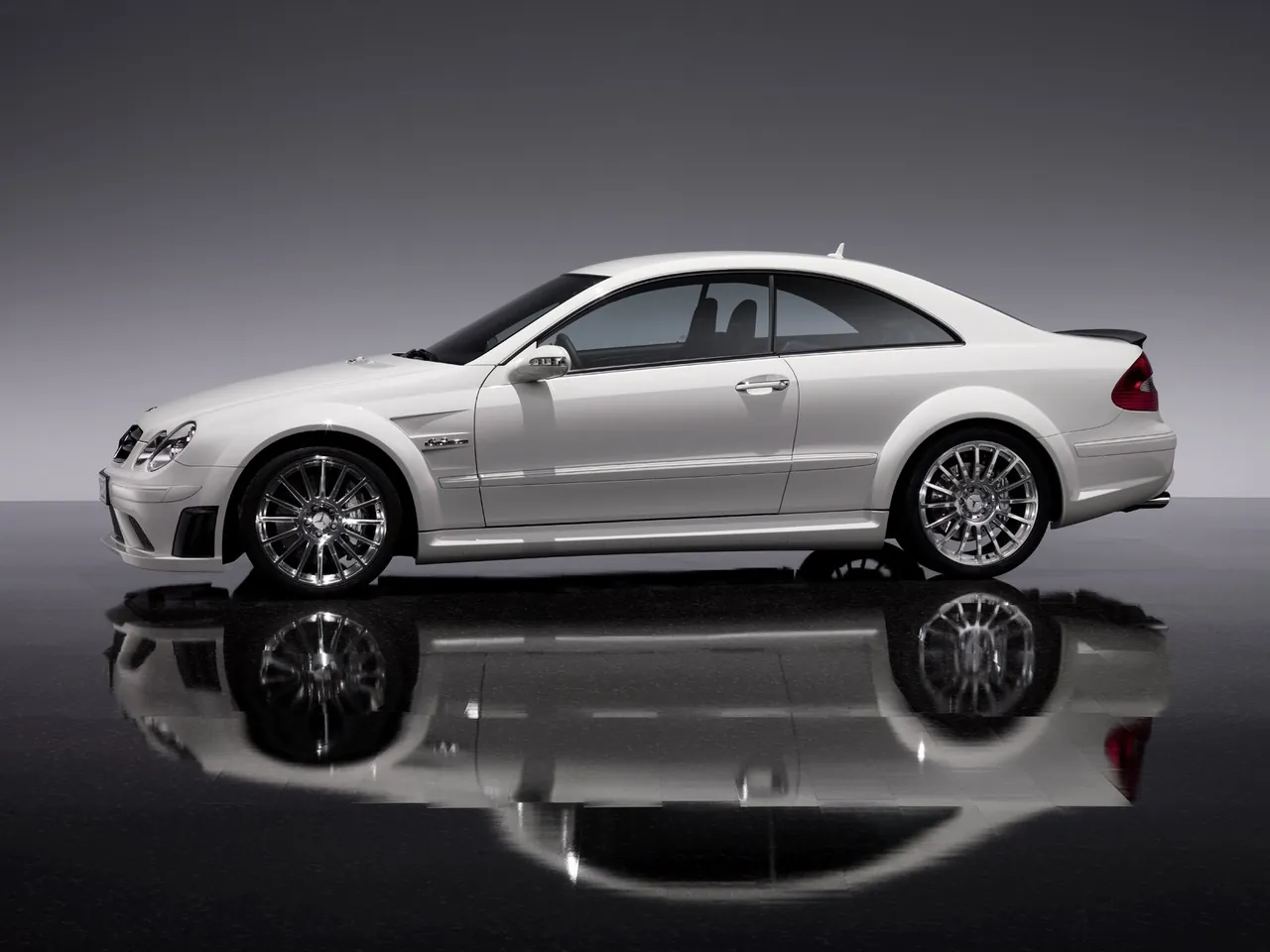 Mercedes-Benz CLK63 AMG Black Series (2008) - Side Profile