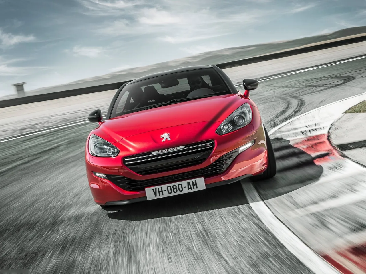 Peugeot RCZ R (2014) – zepředu