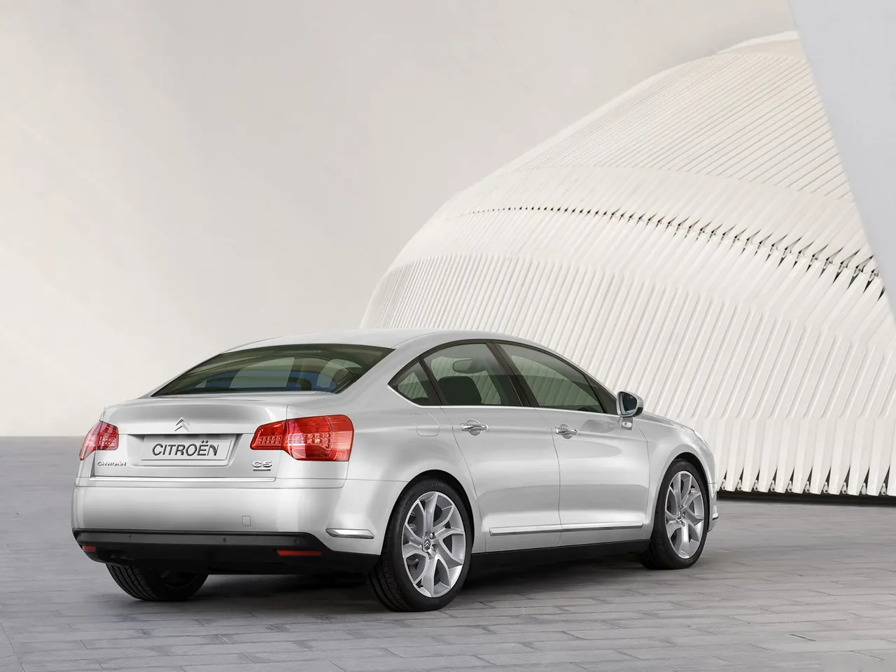 Citroen C5 (2008) – zadní tříčtvrteční pohled