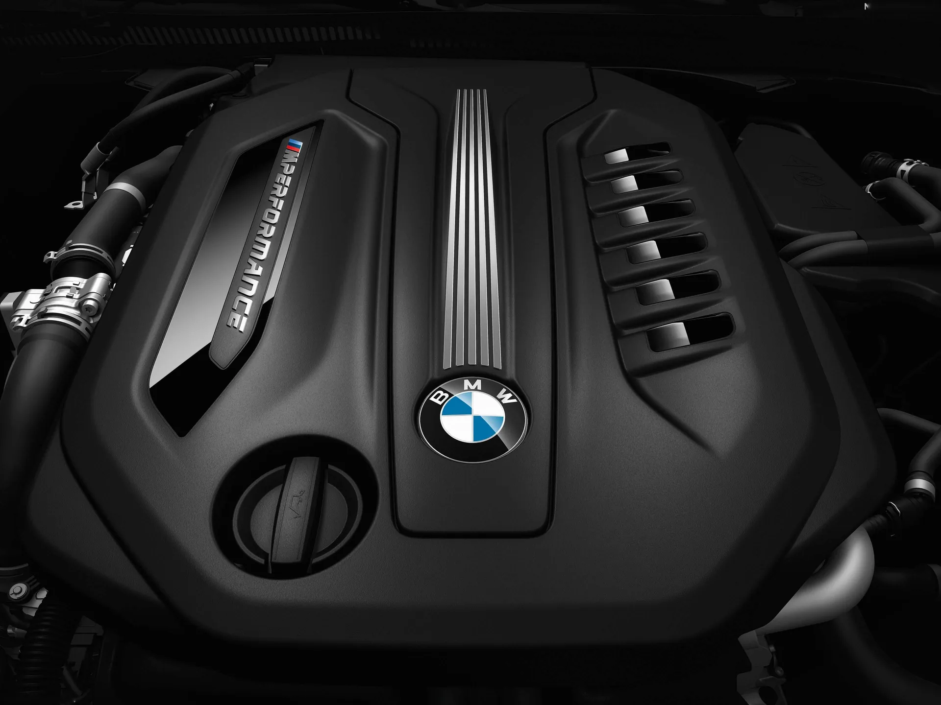 BMW M550d xDrive Touring (2018) – motorový prostor