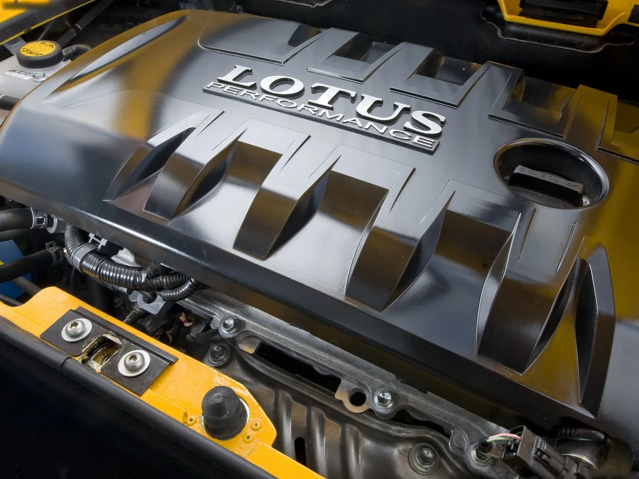 Lotus Elise (2011) – motorový prostor