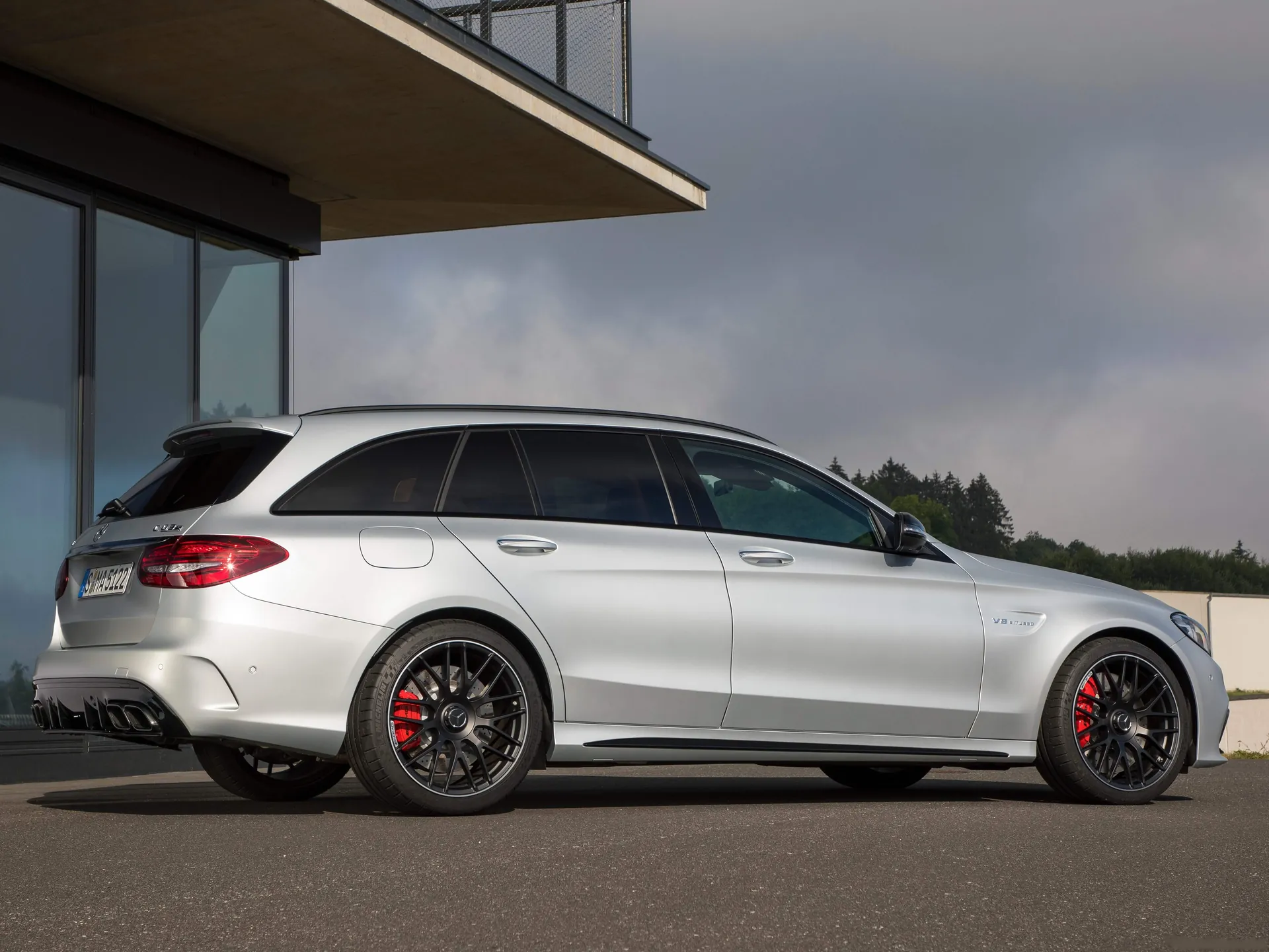 Mercedes-Benz C63 S AMG Estate (2019) – zadní pohled
