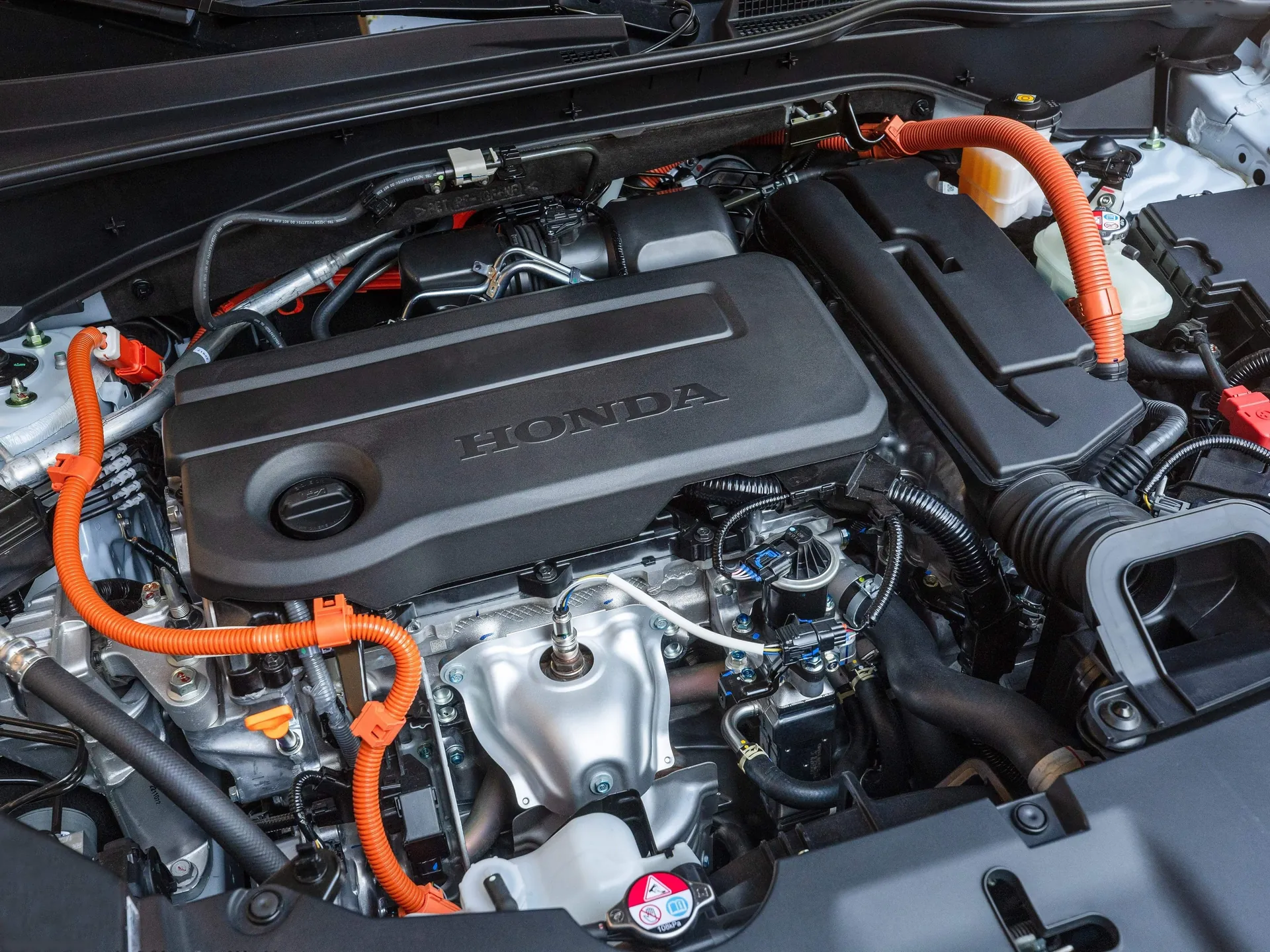 Honda ZR-V (2024) – motorový prostor