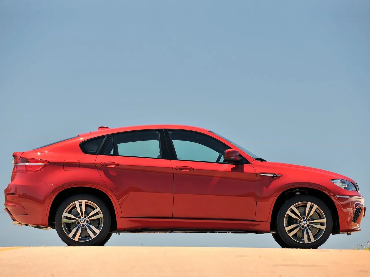 BMW X6 M (2010) – boční profil