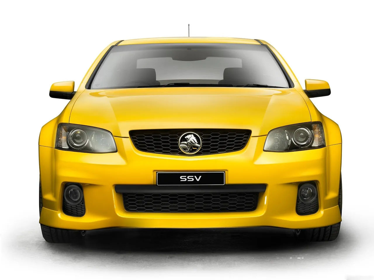 Holden VE II Commodore SSV (2011) – zepředu